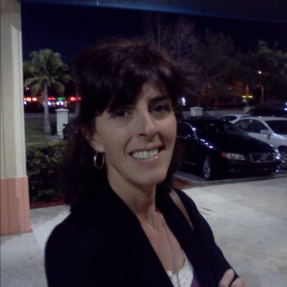 Meet your Posher, Gina - Picture 1 of 1